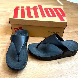 FitFlop Black Pattern Sandals size 38 US 7